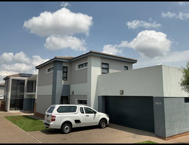 3 BEDROOM DUPLEX FOR SALE IN THATCHFIELD ESTATE